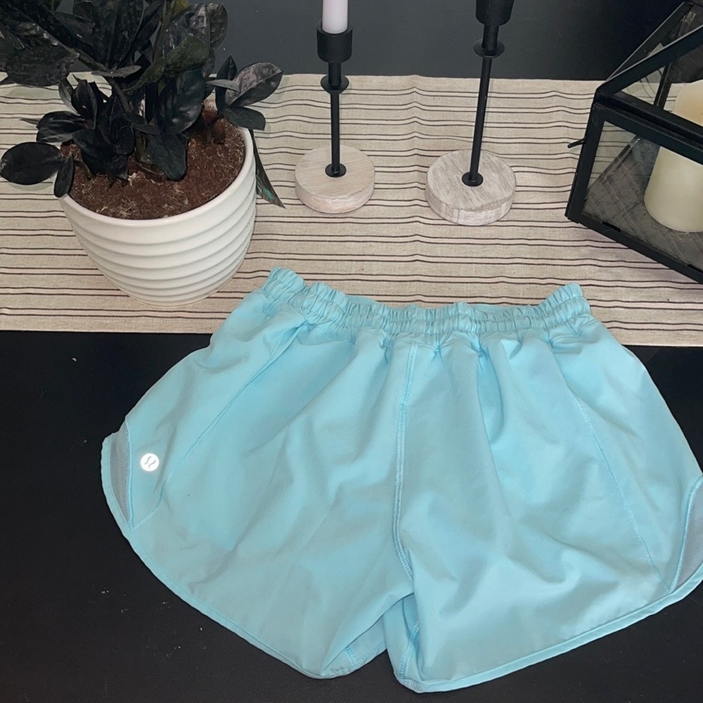 White and blue hotty hot shorts size 6 4inch inseam